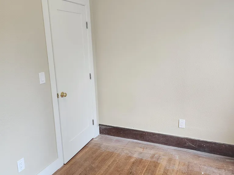2339 Hilgard Ave #103 — Photo 22