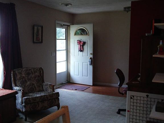 4th image of 7829 Greenbank Ct