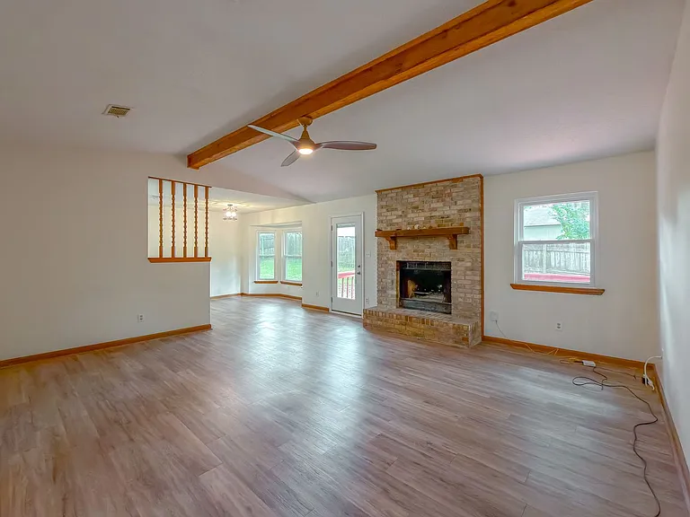 776 Lupine Ln — Photo 4