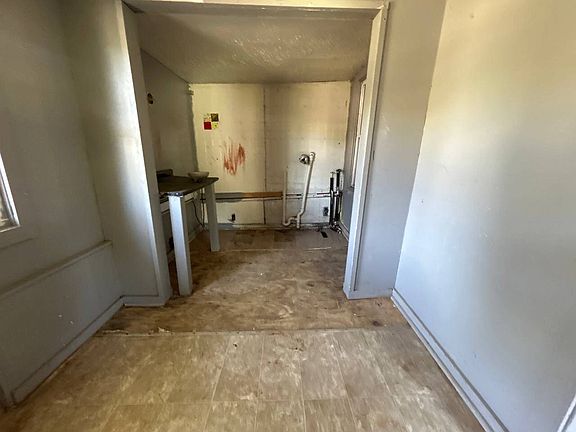 5th image of 298 Butternut St