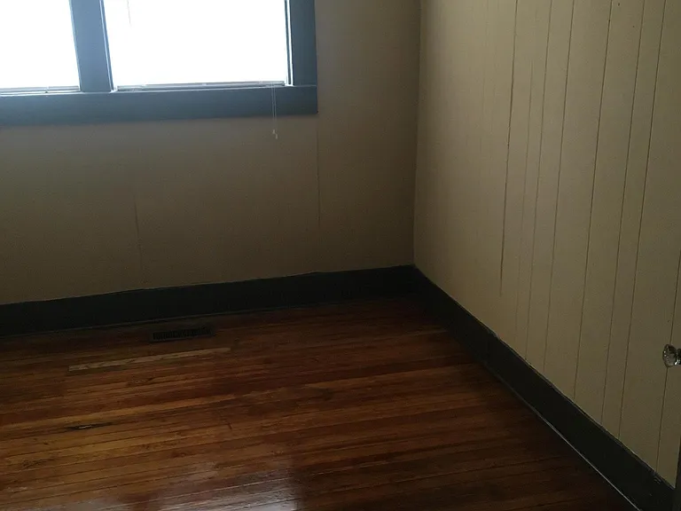 1435 15th Ave S #1 — Photo 11