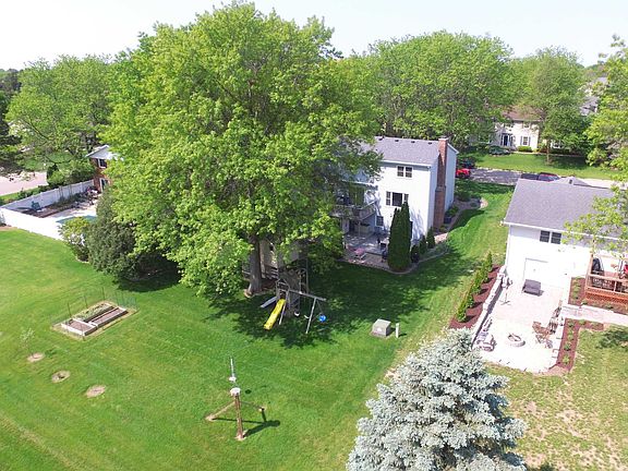 4th image of 612 Cambridge Dr