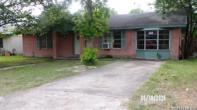 908 W Youst St — Photo 1
