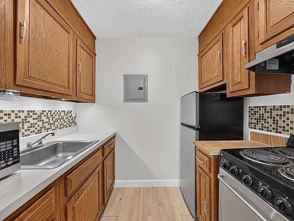 5th image of 566 Commonwealth Ave APT 304
