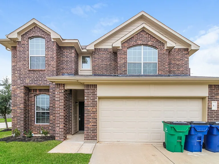 1 Laguna Bend Dr — Photo 1