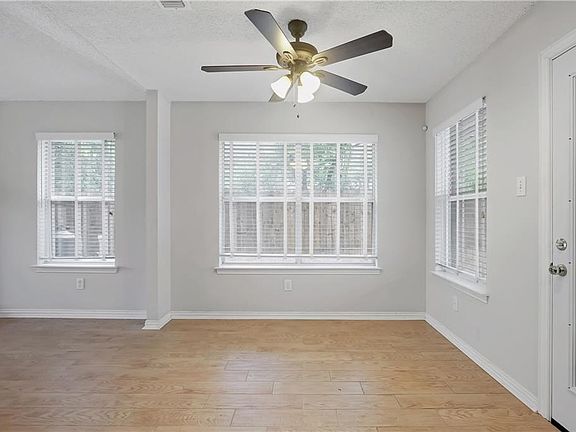 3rd image of 1418 Toplea Dr