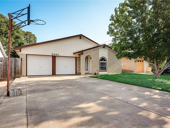 3rd image of 2301 Chandelle Dr