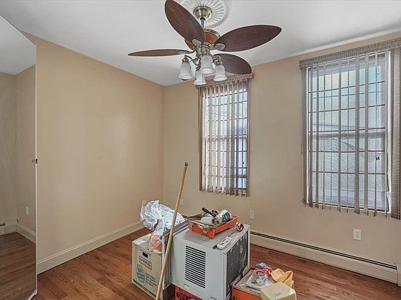 3rd image of 6713 Bergenwood Ave