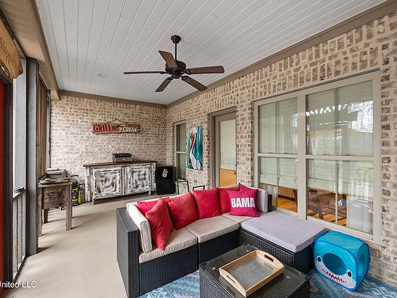 5th image of 209 Bridge Ct