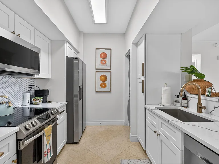 675 NW Flagler Ave #202 — Photo 8