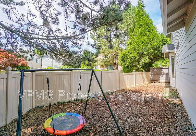 17301 SE 24th St — Photo 39