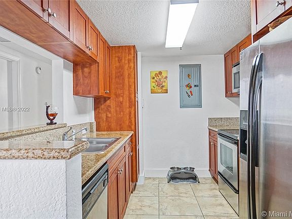 2nd image of 36 NW 6th Ave APT 1105