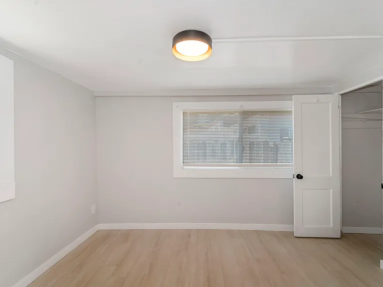 3290 Logan Ave #3290 — Photo 9