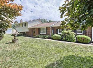 3447 Heather Dr, York, PA 17408