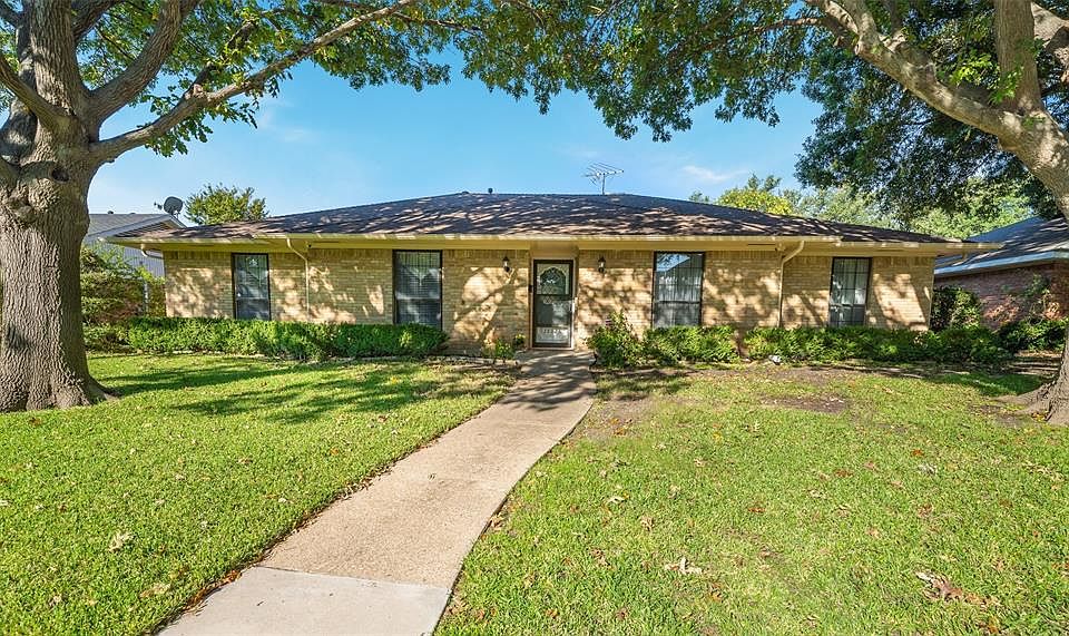 1st image of 15925 Longvista Dr