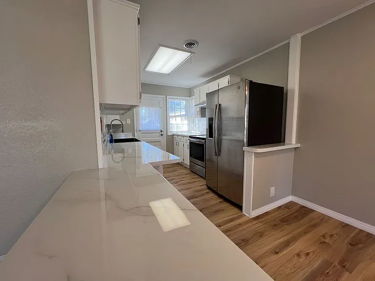 2906 S Monroe St — Photo 3