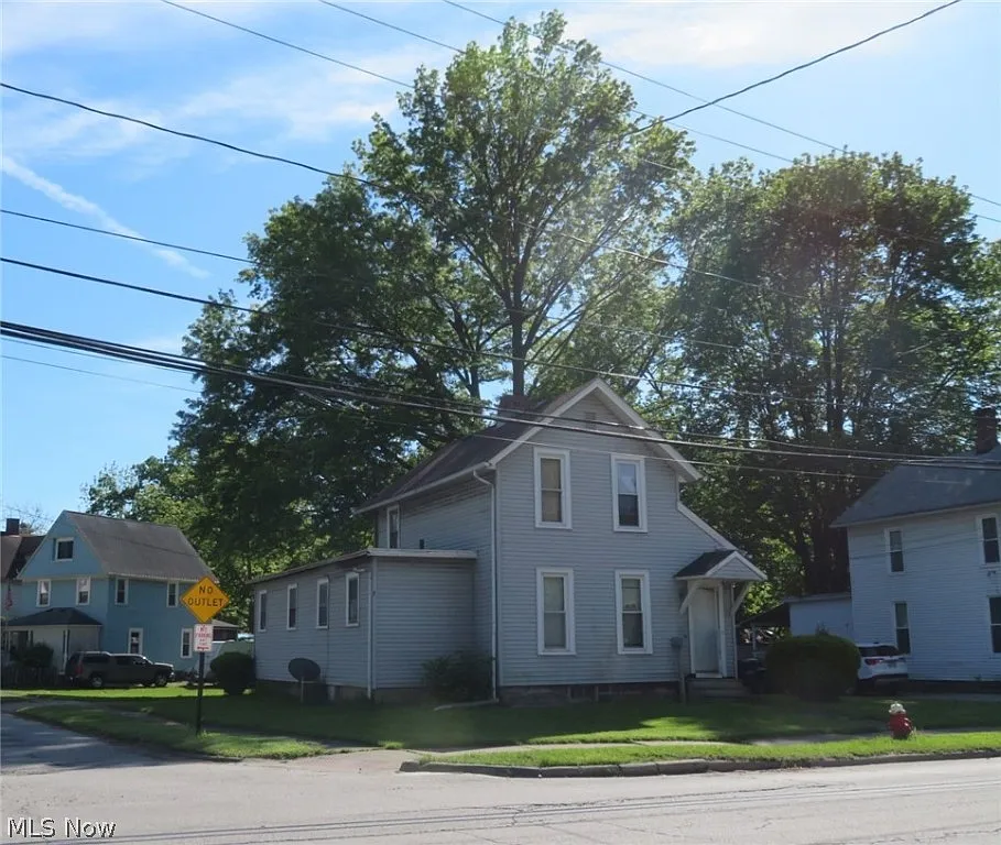 138 4th St photo 1