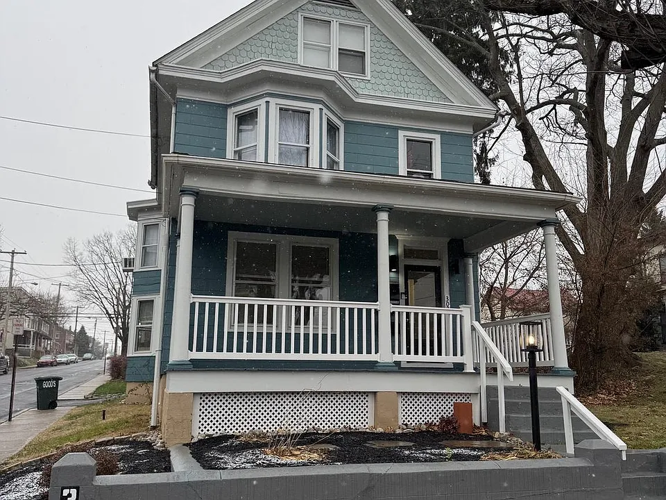 302 E Market St #3