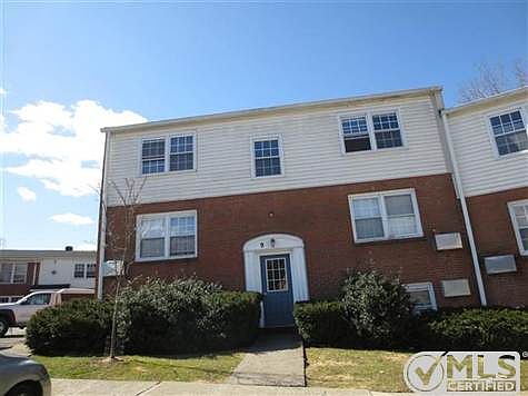 1st image of 9-3 Huguenot St