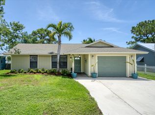 6353 SE Vista Ave, Stuart, FL 34997