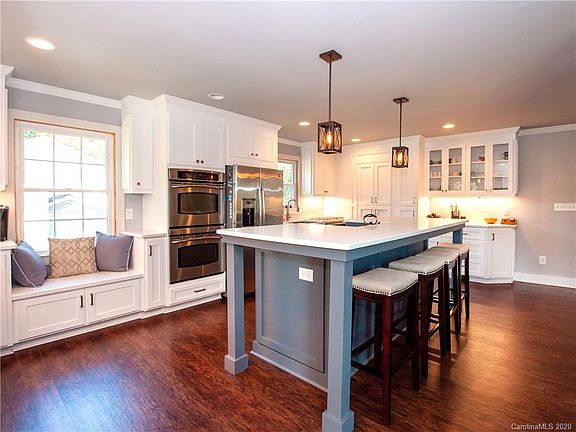 3rd image of 7407 Folger Dr