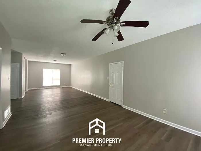 4320 Grand Cedar Ln — Photo 3