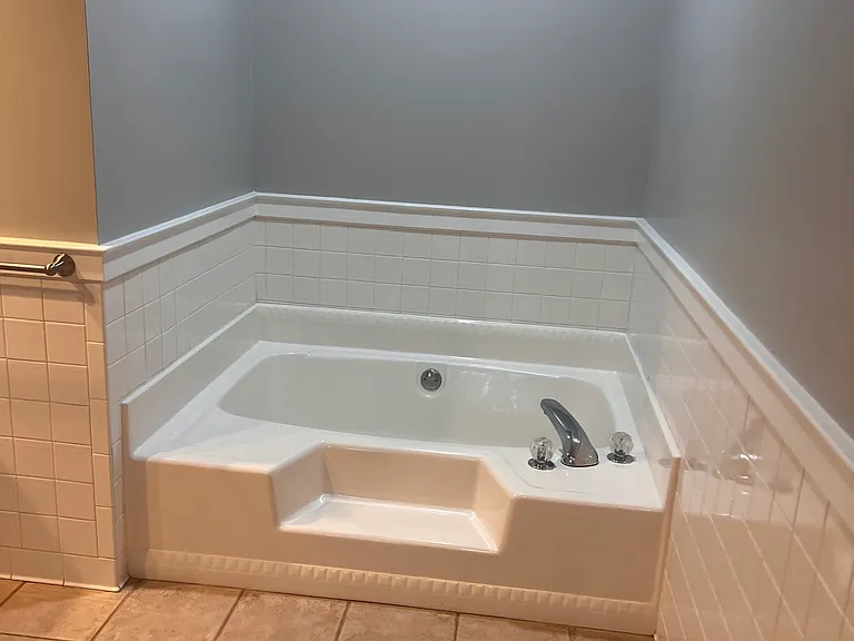 1914 Hillbrook Cir — Photo 13