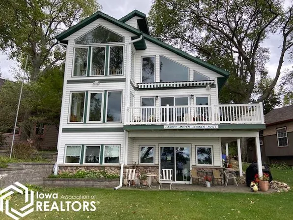 15540 Dodge Ave, Clear Lake, IA 50428