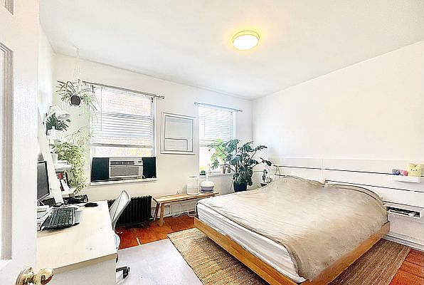 1st image of 529 Hudson St APT 3