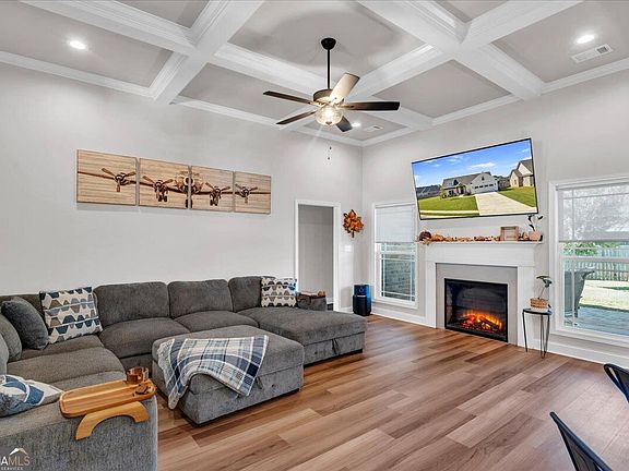 3rd image of 105 Rolling Meadow Way