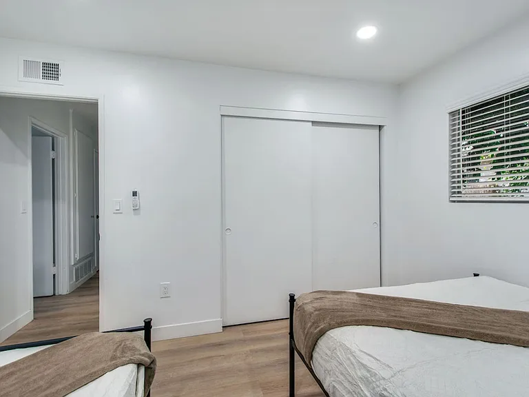 3720 S Marine St #3 — Photo 17