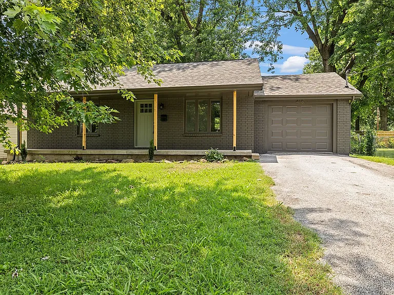 418 W Olive St — Photo 2