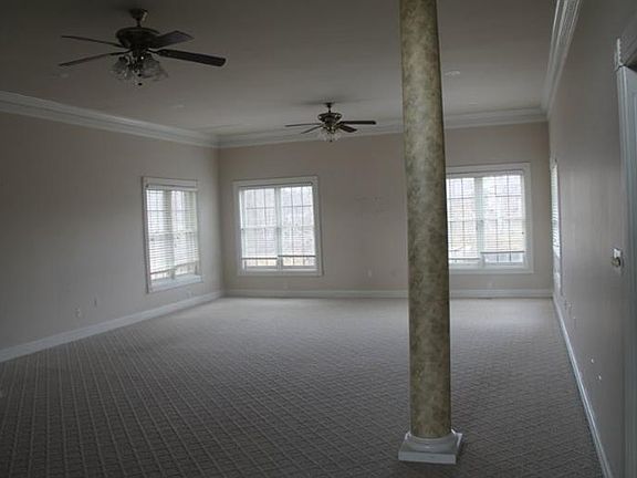 5th image of 79 Deer Park Dr