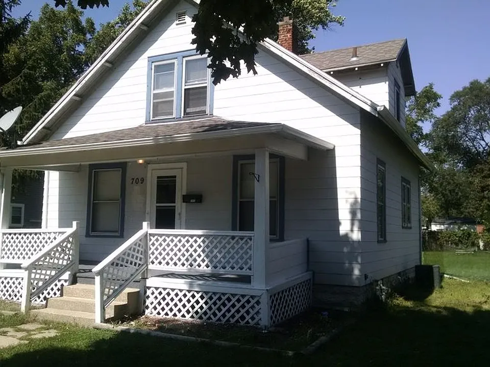 709 E Memorial Dr