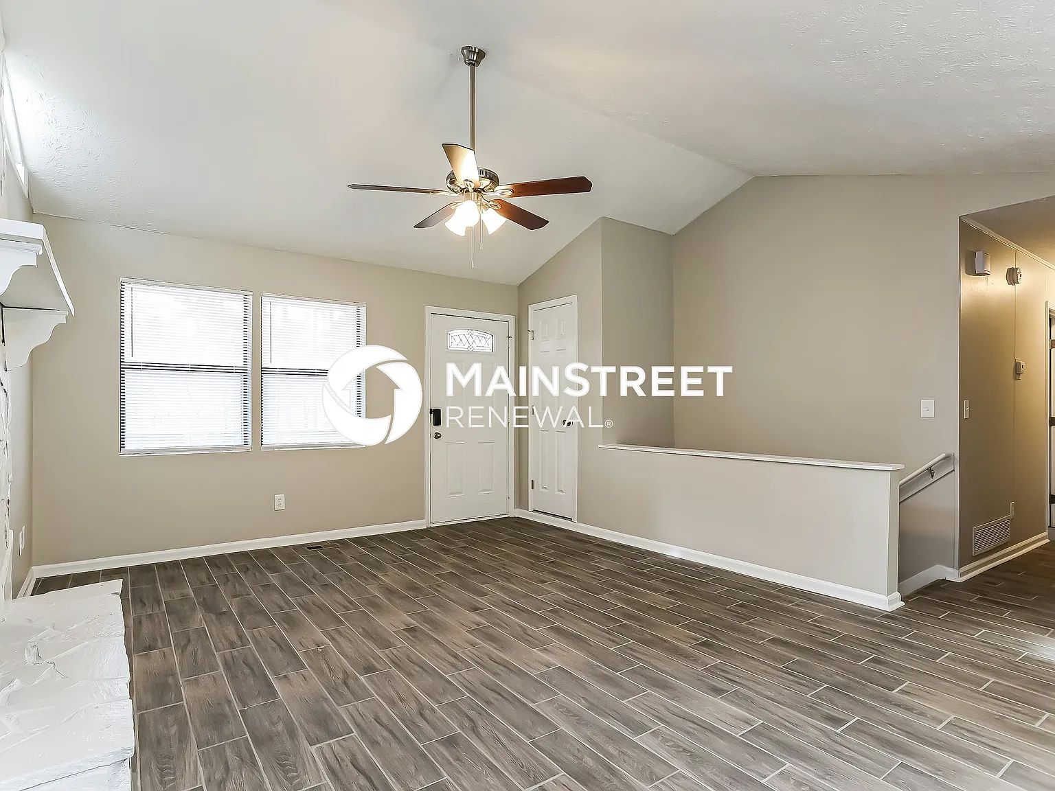 8905 Daerwater Dr — Photo 4