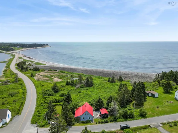 5 Sand Beach Rd, Queens, NS B0T 1G0