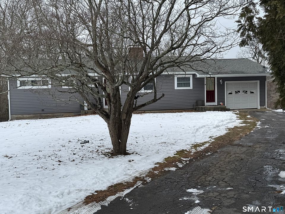 1st image of 9 Oakridge Drive