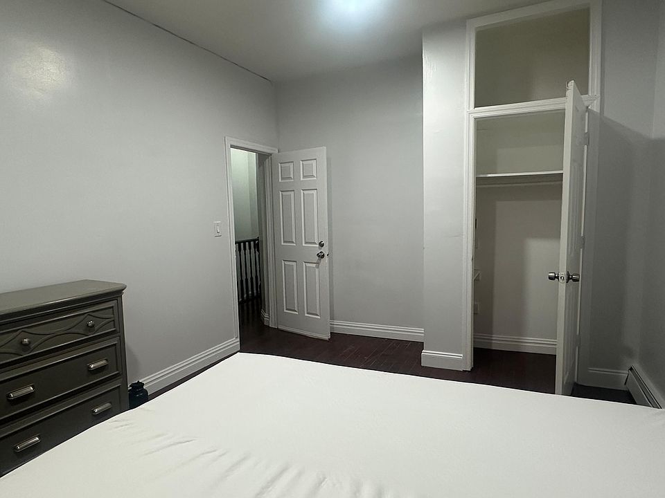 2nd image of 1611 Van Buren St #0