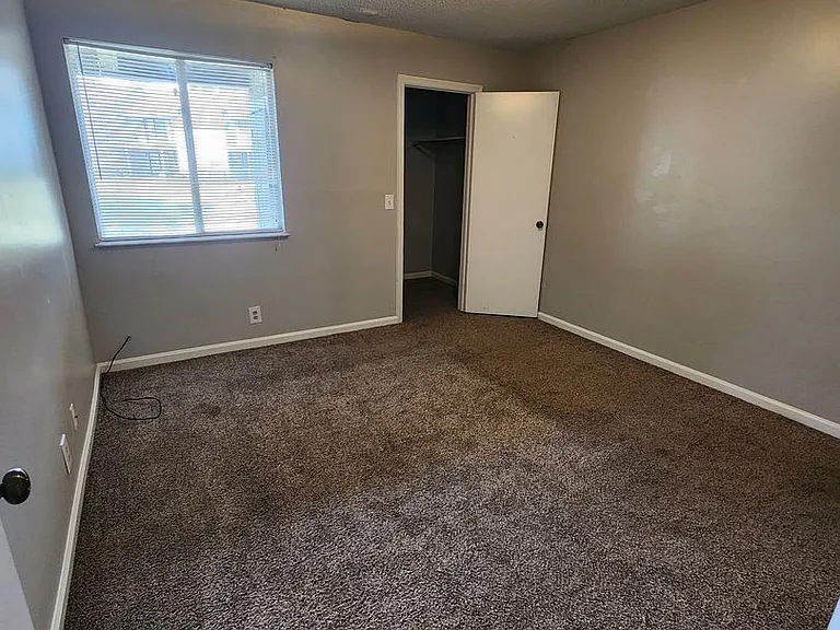 910 Brett Dr #129 — Photo 8