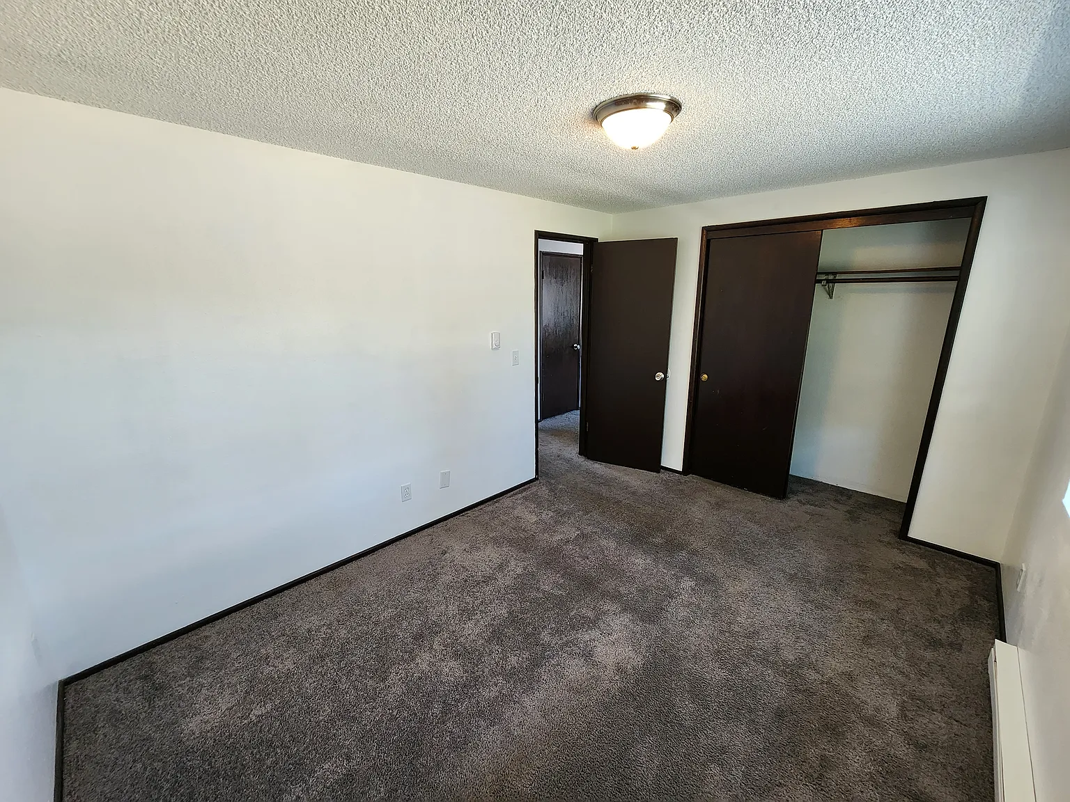 2 bed, 850 sqft, $1,700 — Photo 4