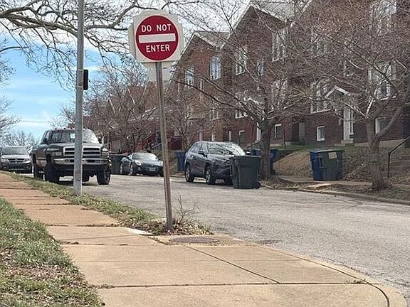 4th image of 3722 Neosho St