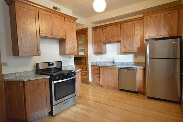 1417 W Belle Plaine Ave #1 — Photo 3