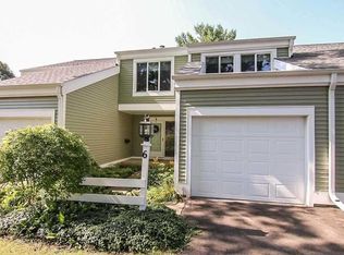6 Pin Oak Trl, Madison, WI 53717