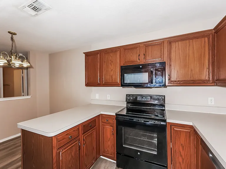 6101 Summerfield Dr — Photo 9