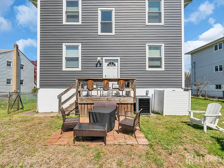 36 Van Buren Ave — Photo 26