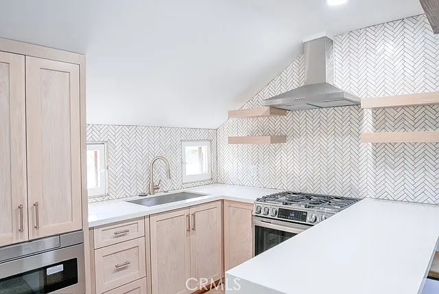 1 bed, 500 sqft, $1,900 — Photo 3