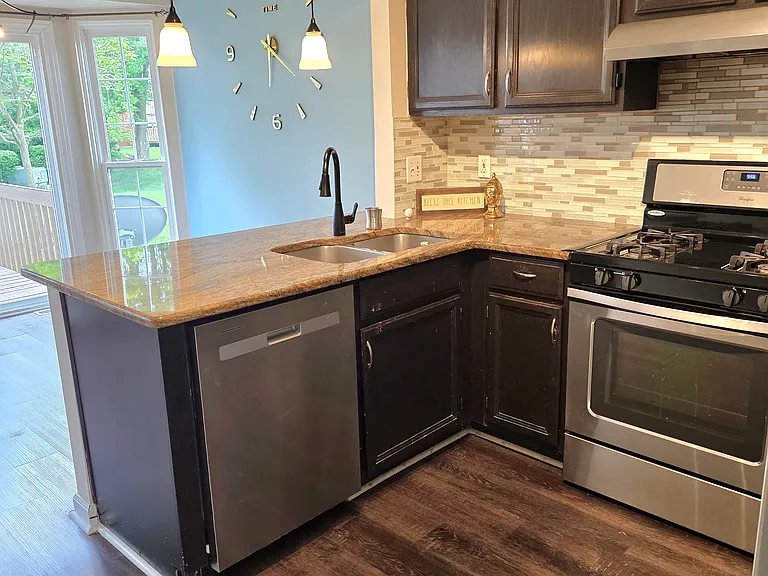 43603 Yorkville Dr — Photo 6