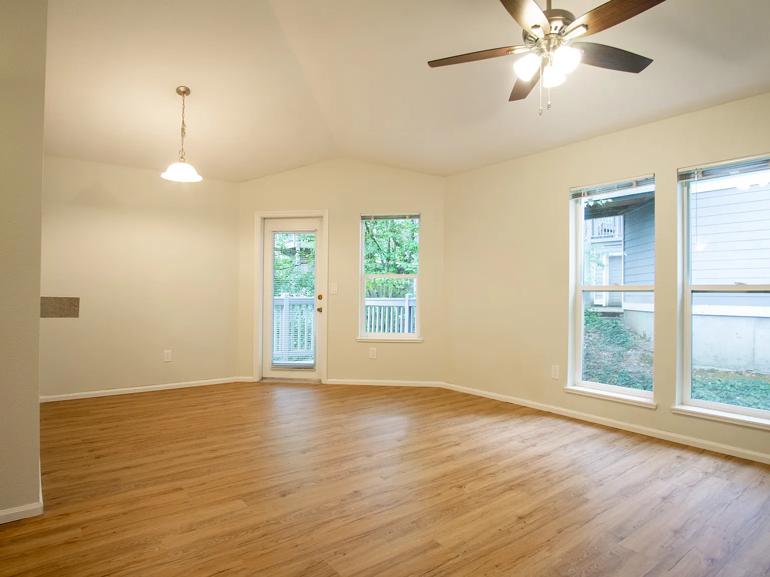 Lair Hill Apartments — Photo 2
