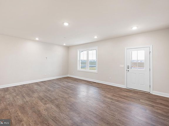 3rd image of 4438 Paradise Alley Rd