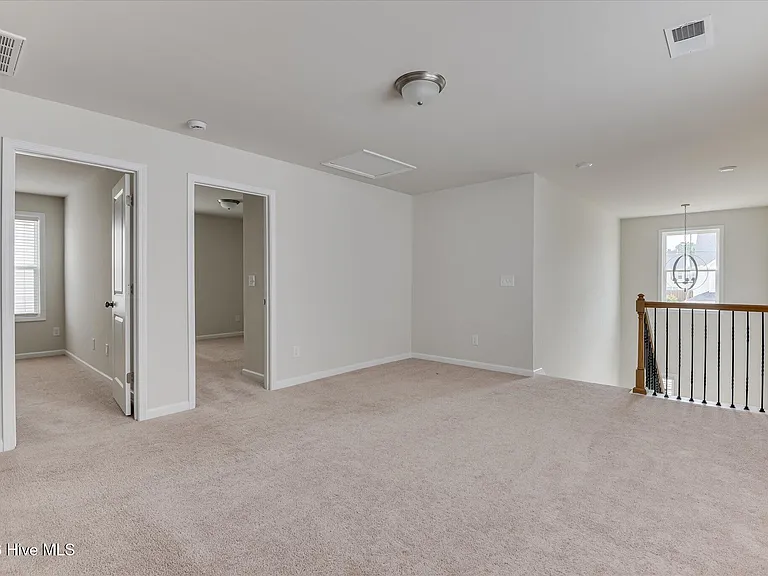 827 Justify Loop — Photo 23